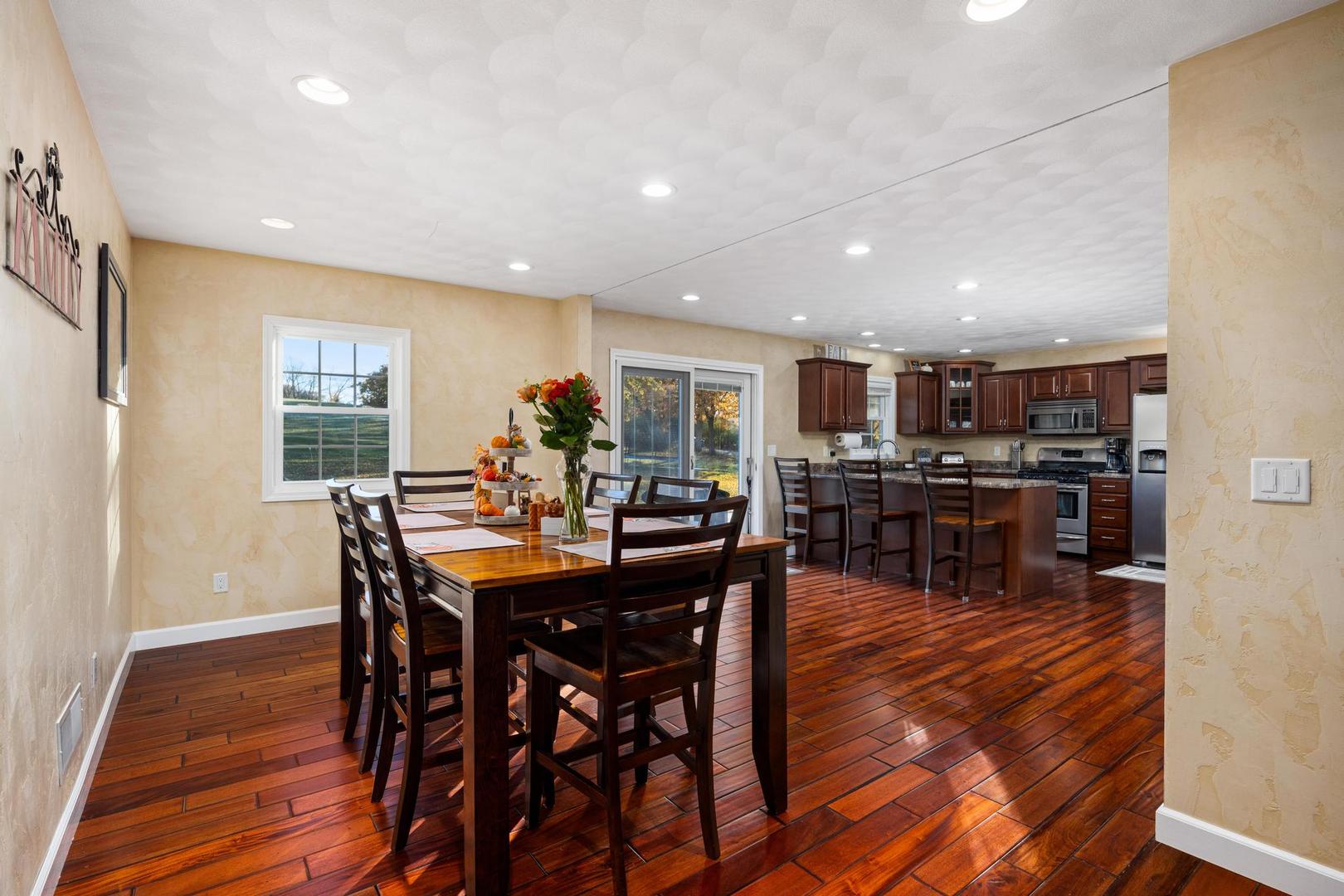 15945 Gresham Road, Mackinaw, IL 61755