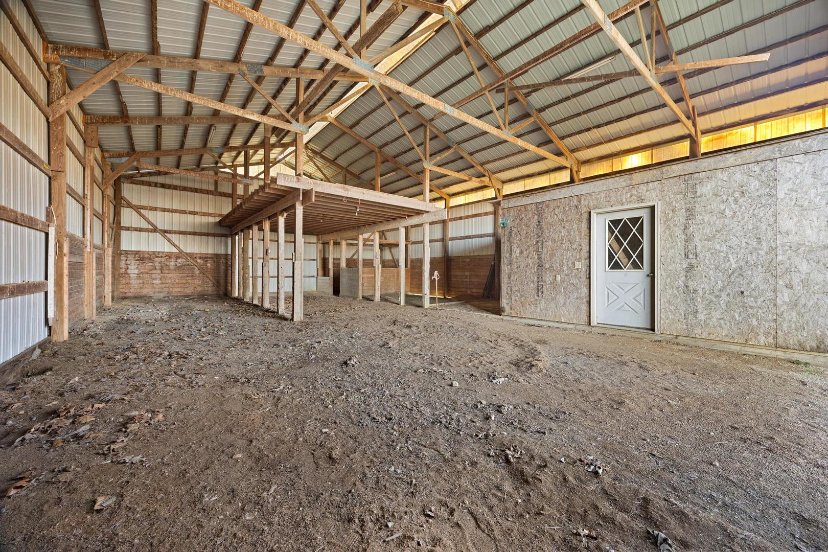 15945 Gresham Road, Mackinaw, IL 61755