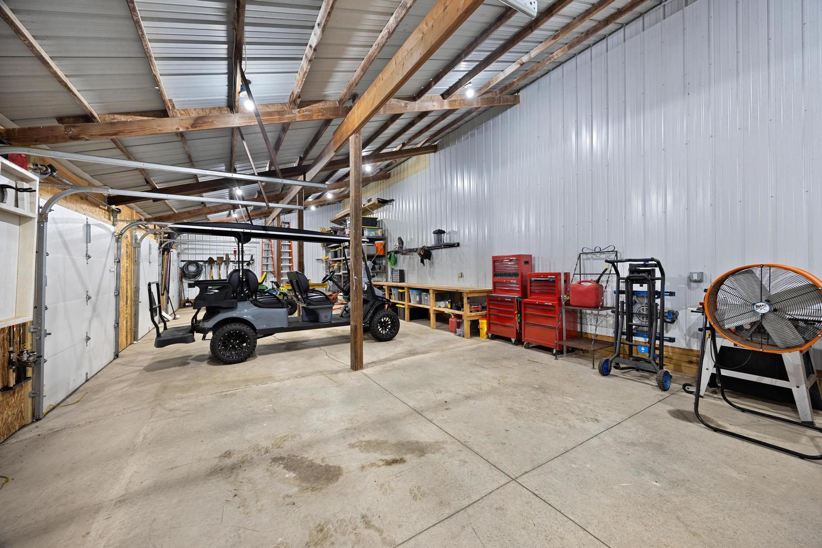 15945 Gresham Road, Mackinaw, IL 61755