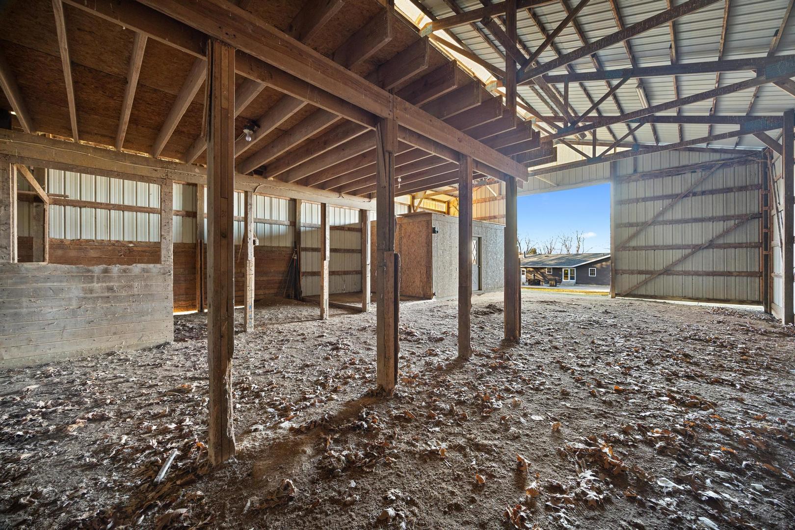 15945 Gresham Road, Mackinaw, IL 61755