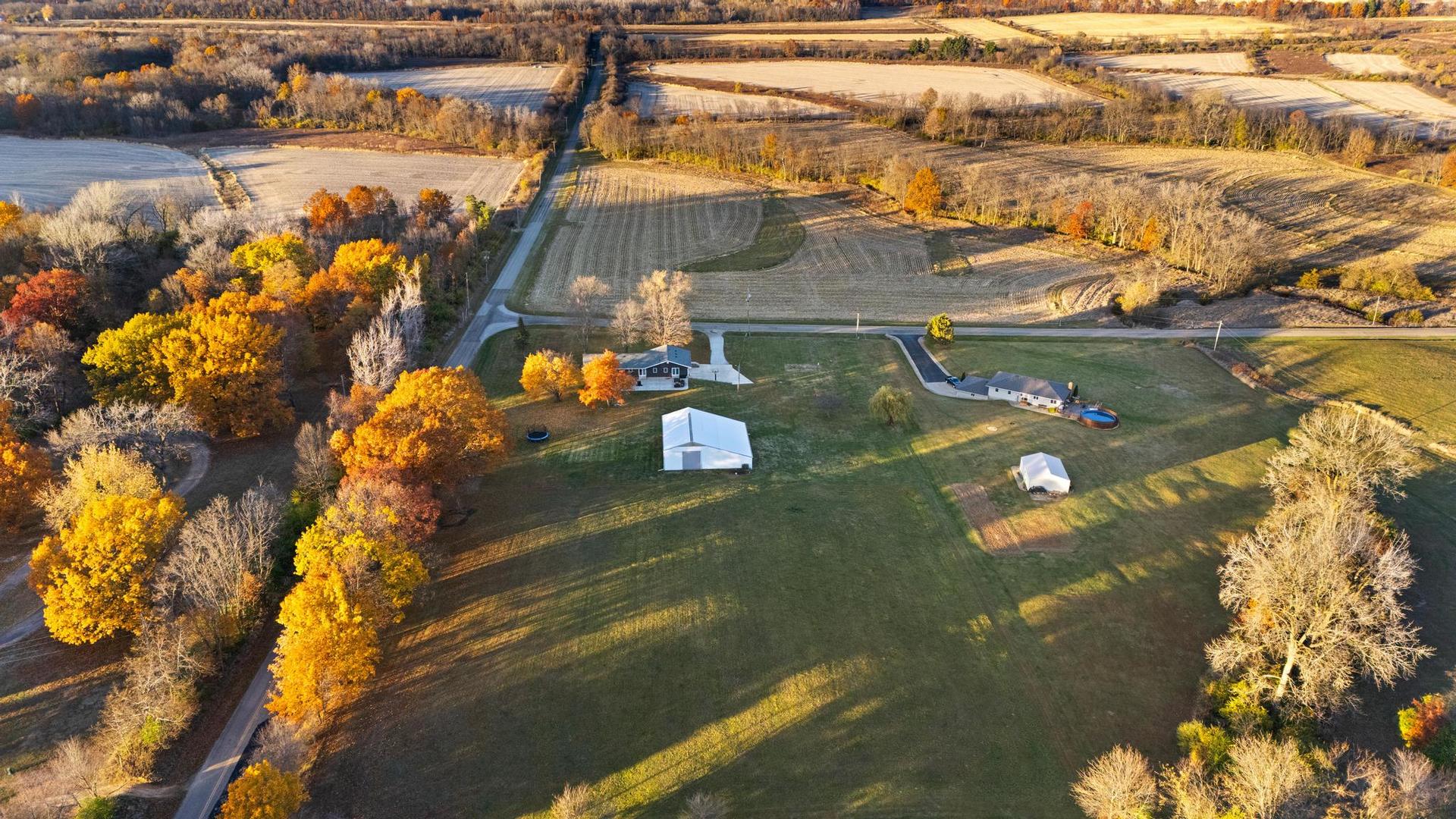 15945 Gresham Road, Mackinaw, IL 61755