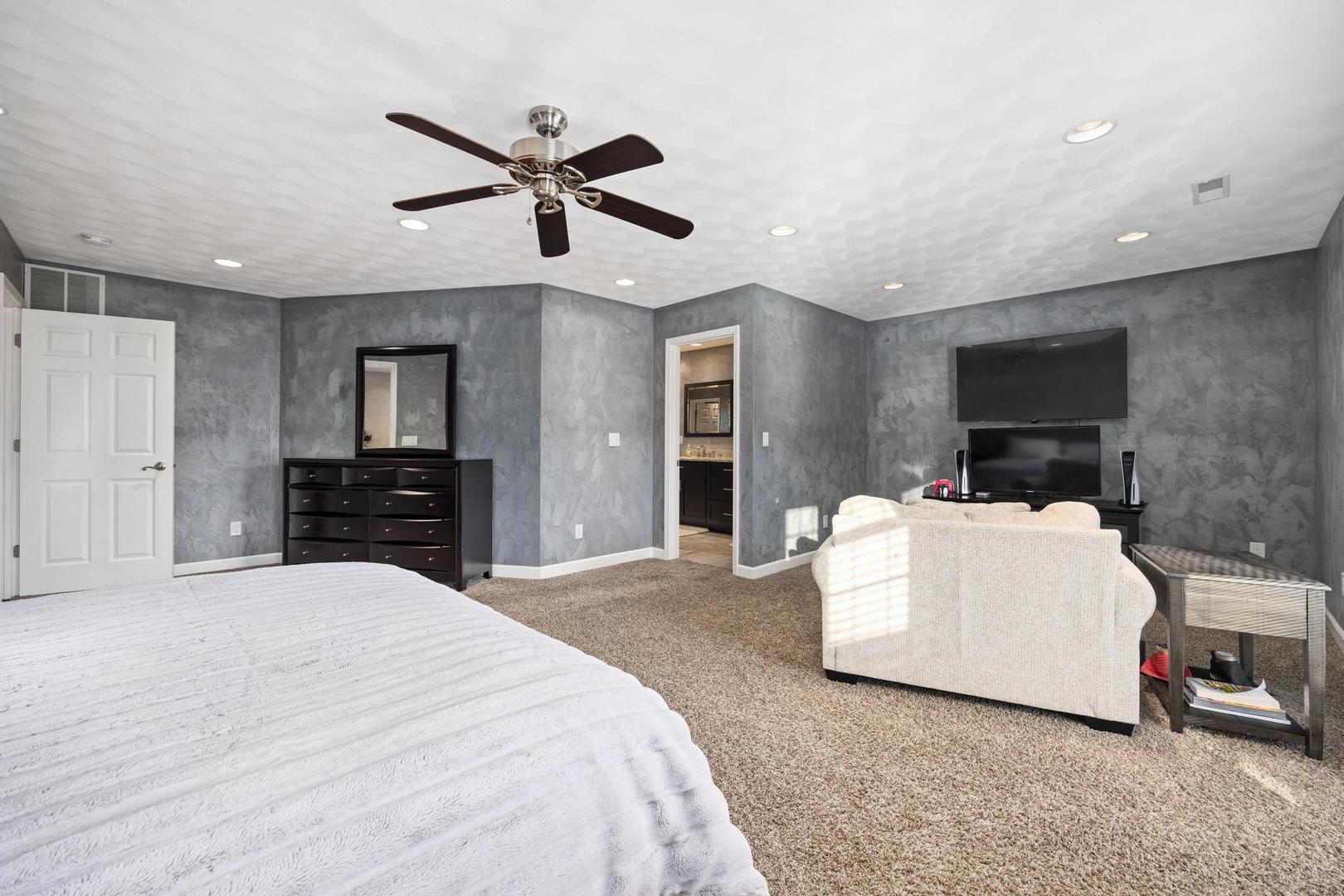 15945 Gresham Road, Mackinaw, IL 61755