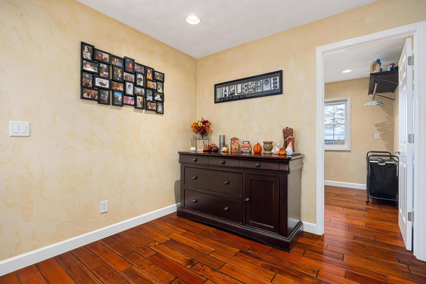 15945 Gresham Road, Mackinaw, IL 61755