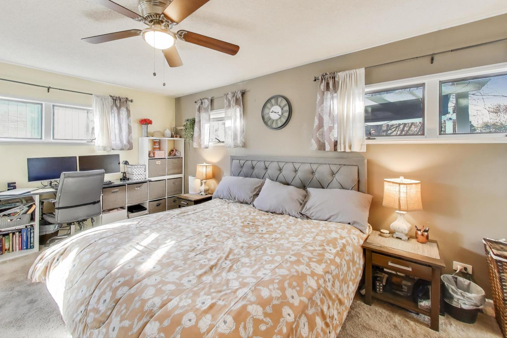 18323 W Woodland Terrace, Gurnee, IL 60031