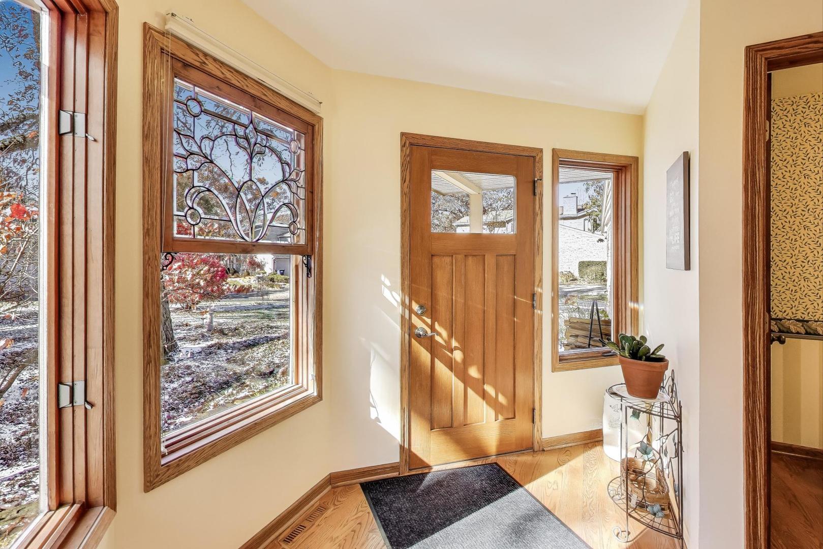 42W231 Retreat Court, St. Charles, IL 60175