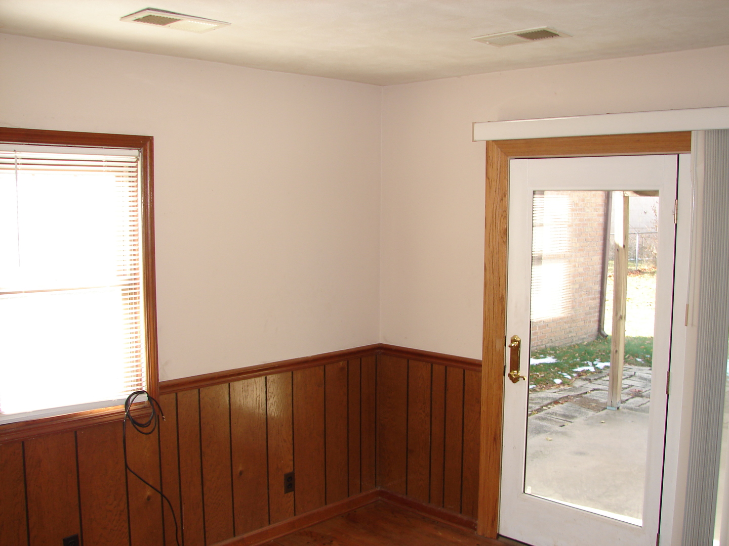 2104 Eshcol Avenue, Zion, IL 60099