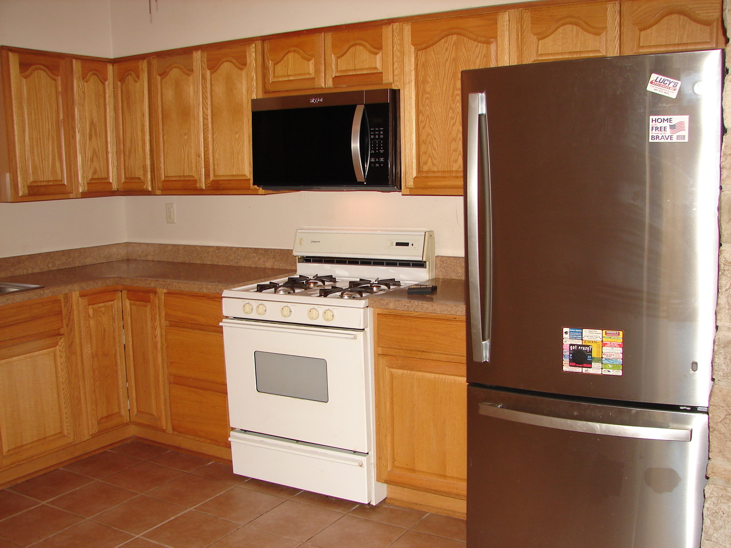 2104 Eshcol Avenue, Zion, IL 60099