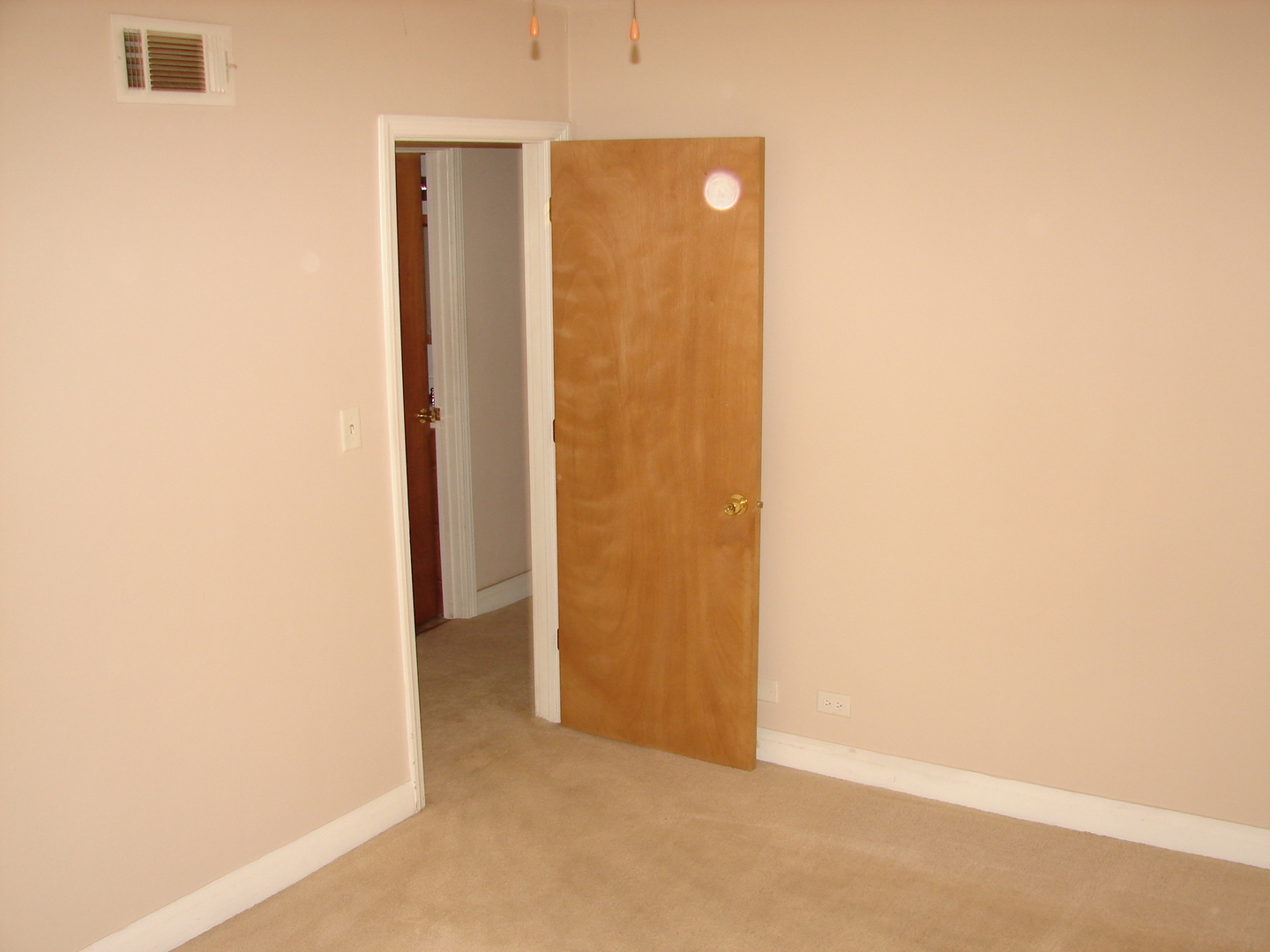 2104 Eshcol Avenue, Zion, IL 60099