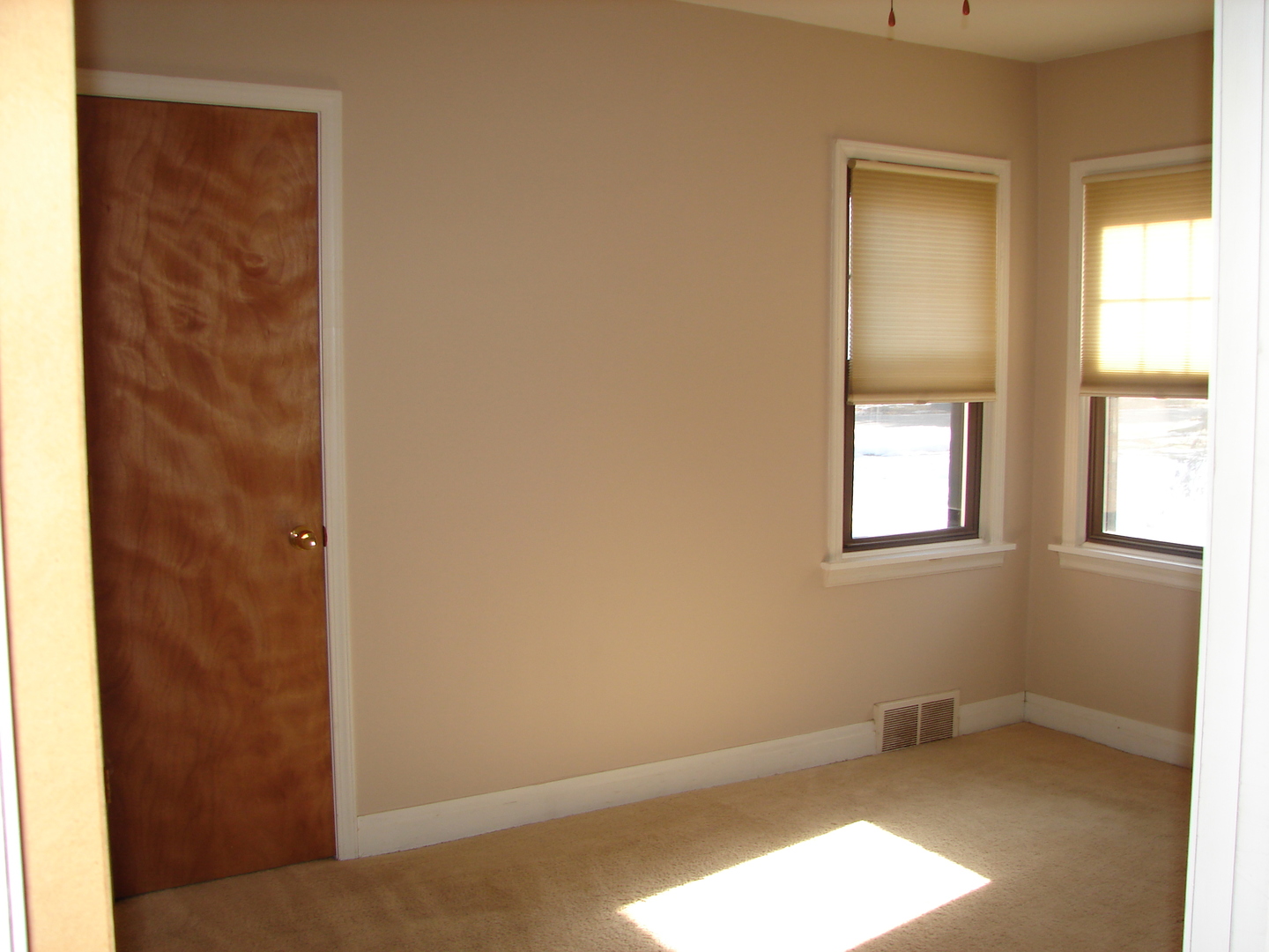 2104 Eshcol Avenue, Zion, IL 60099