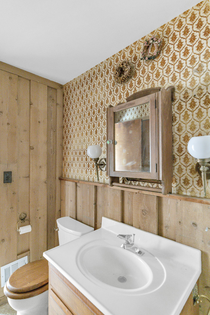 1623 Sawyer Avenue, Glen Ellyn, IL 60137