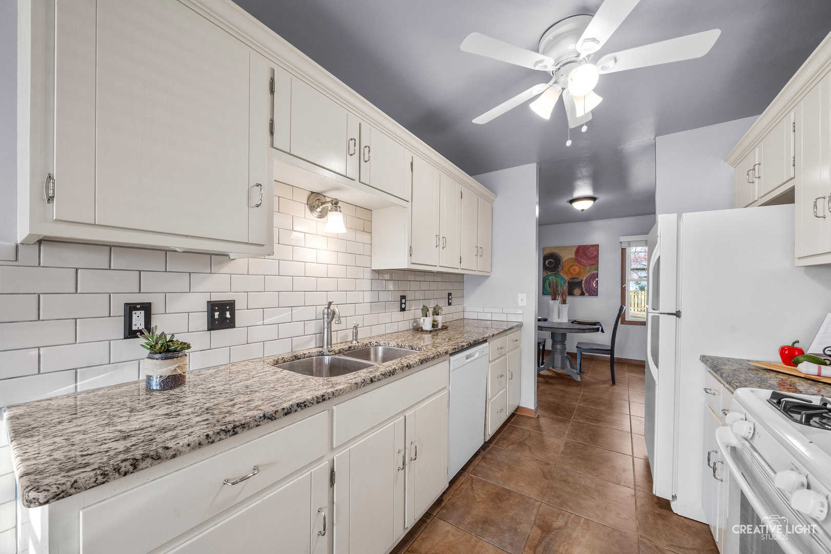 38 Ashlawn Avenue, Oswego, IL 60543