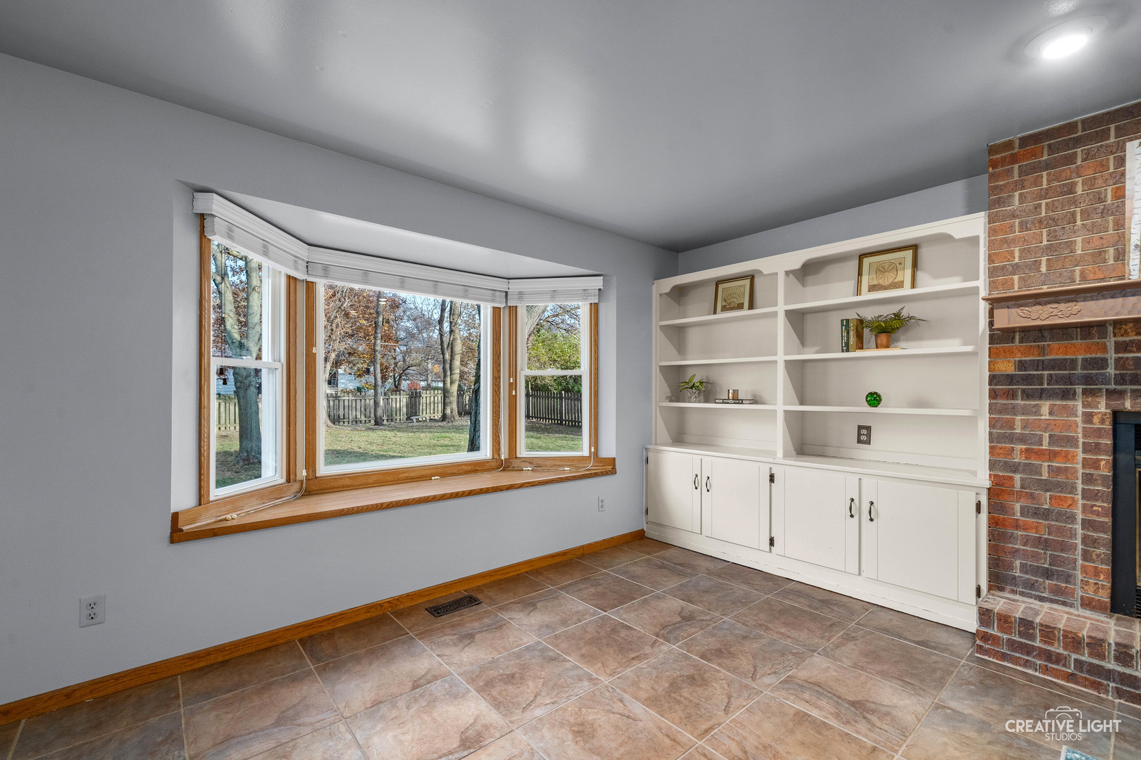 38 Ashlawn Avenue, Oswego, IL 60543