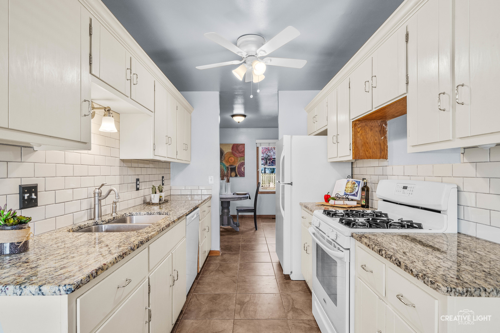 38 Ashlawn Avenue, Oswego, IL 60543