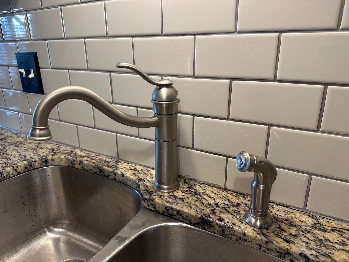 38 Ashlawn Avenue, Oswego, IL 60543