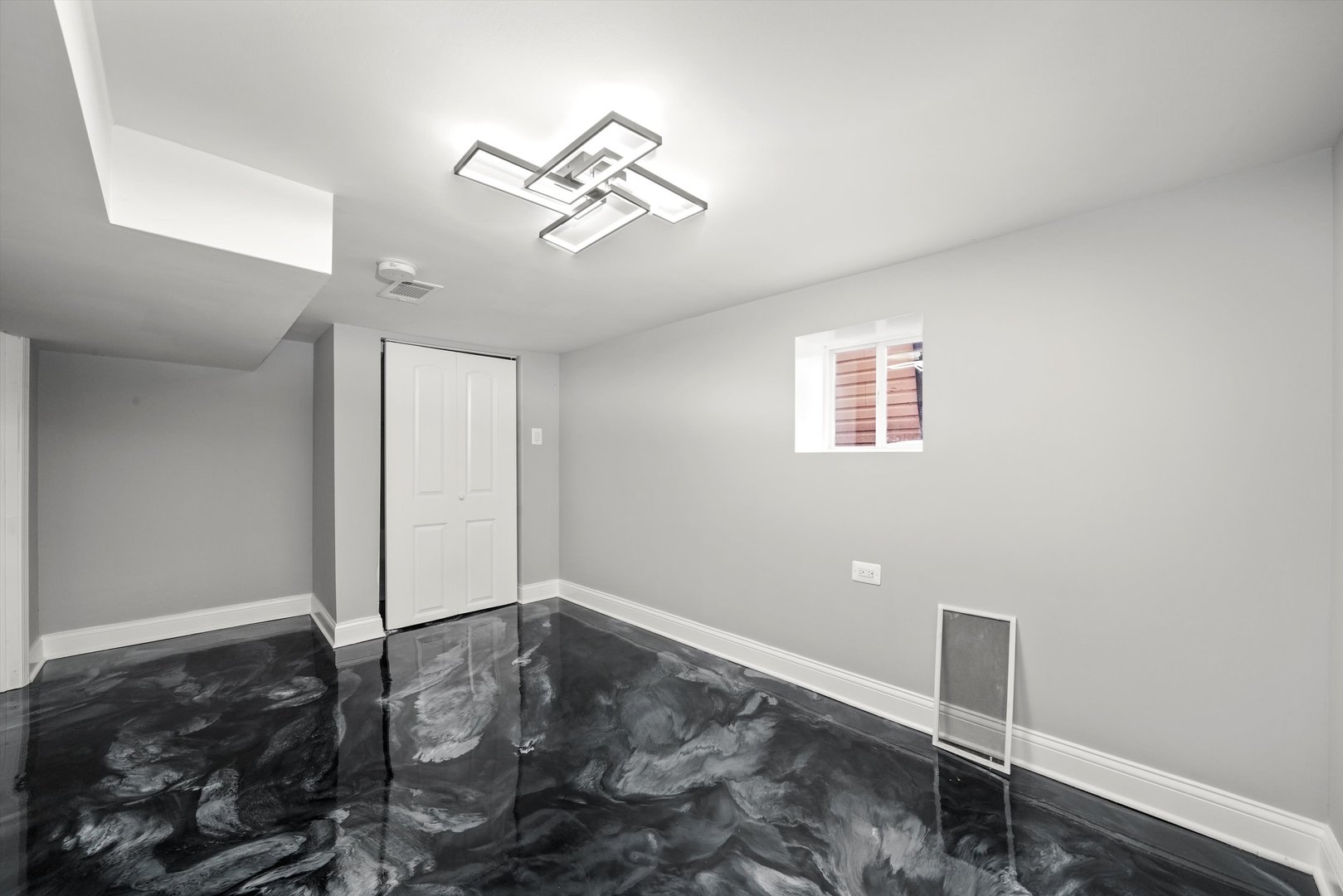 7918 S Anthony Avenue, Chicago, IL 60619