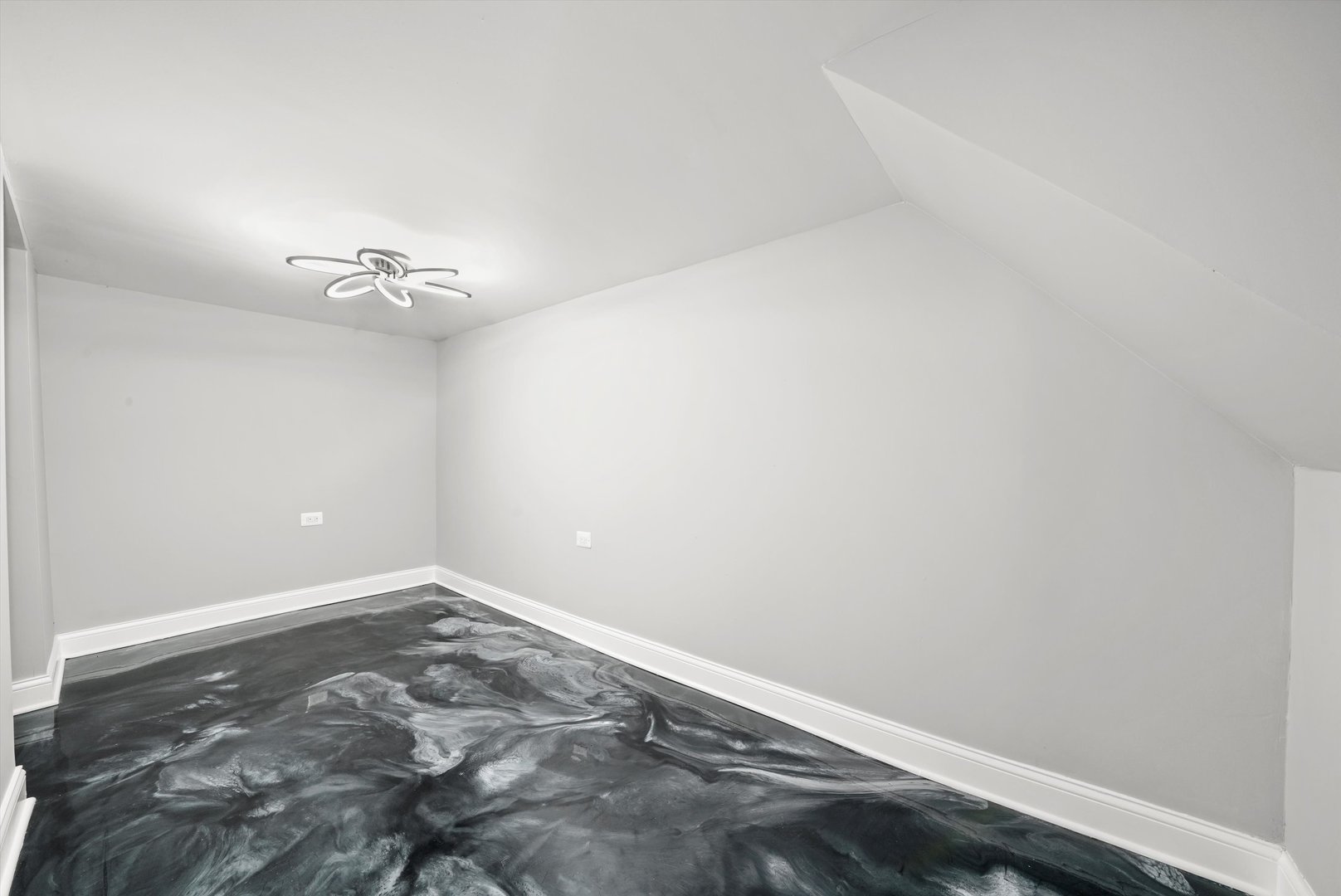 7918 S Anthony Avenue, Chicago, IL 60619