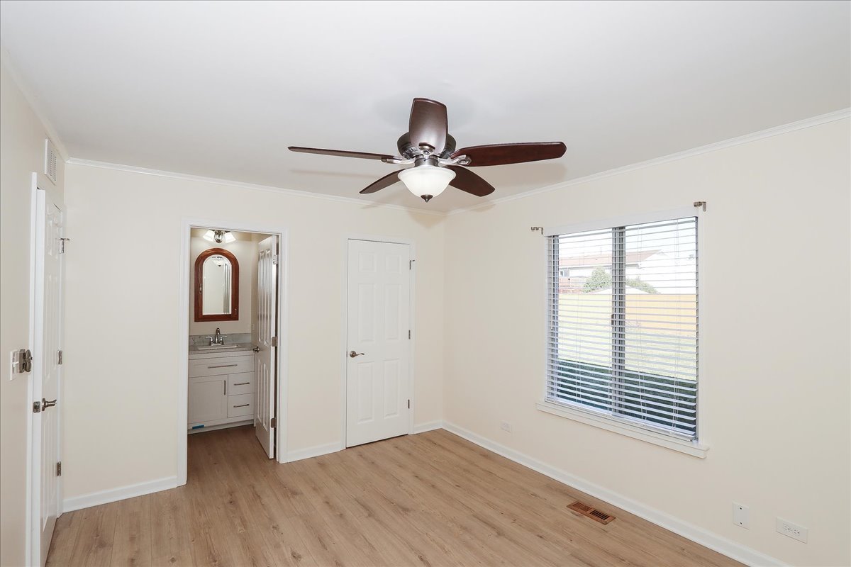 760 Longford Drive, Roselle, IL 60172