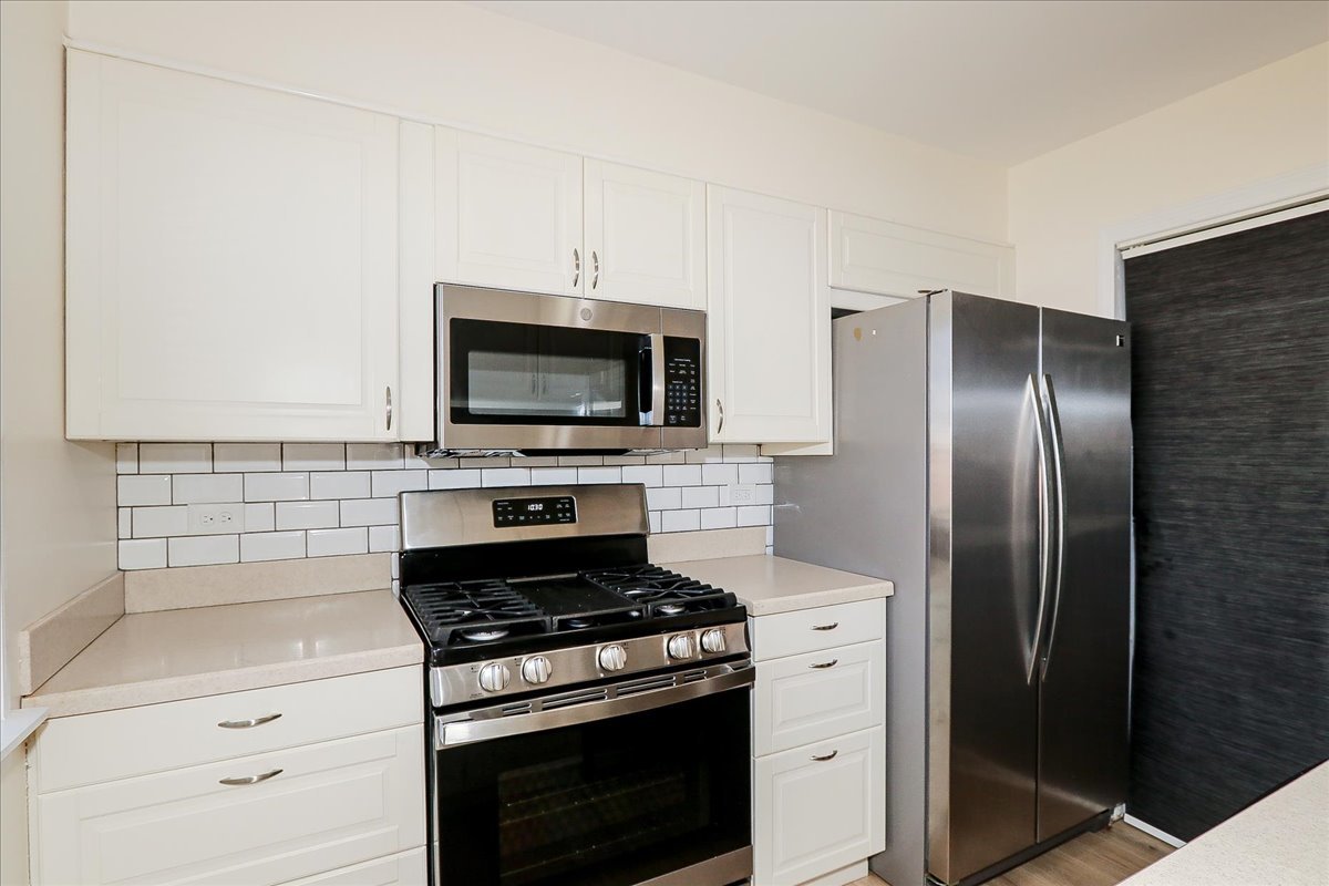 760 Longford Drive, Roselle, IL 60172