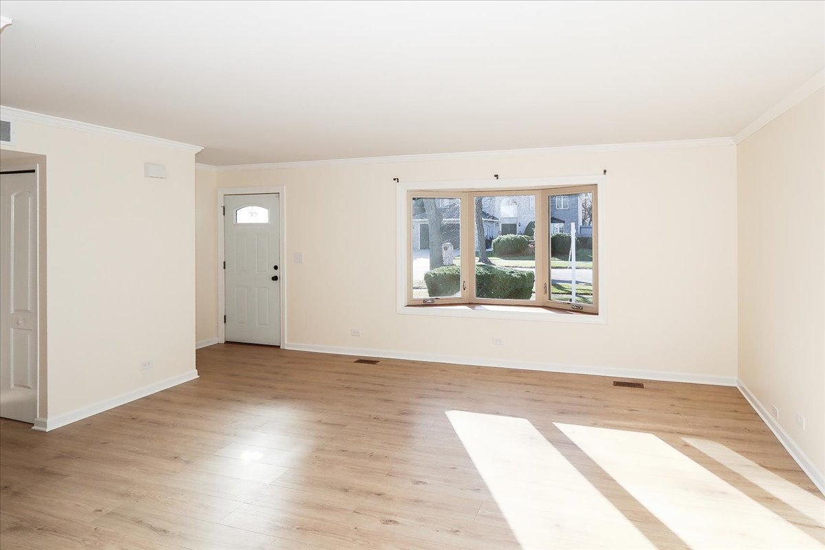 760 Longford Drive, Roselle, IL 60172