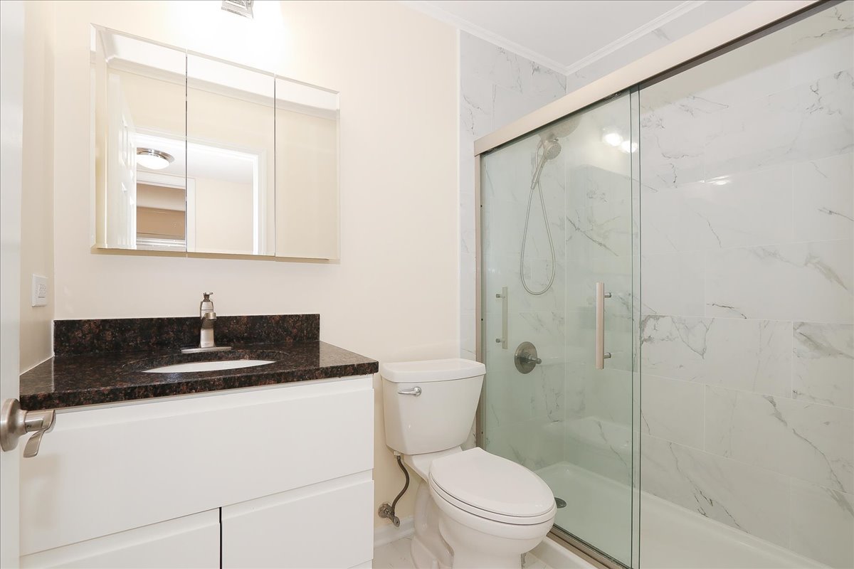 760 Longford Drive, Roselle, IL 60172