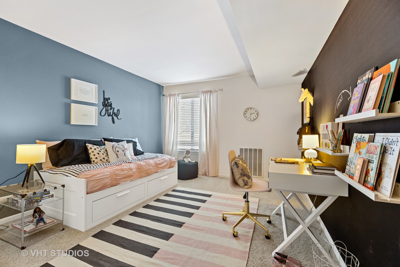 1537 Westminster Drive #204, Naperville, IL 60563