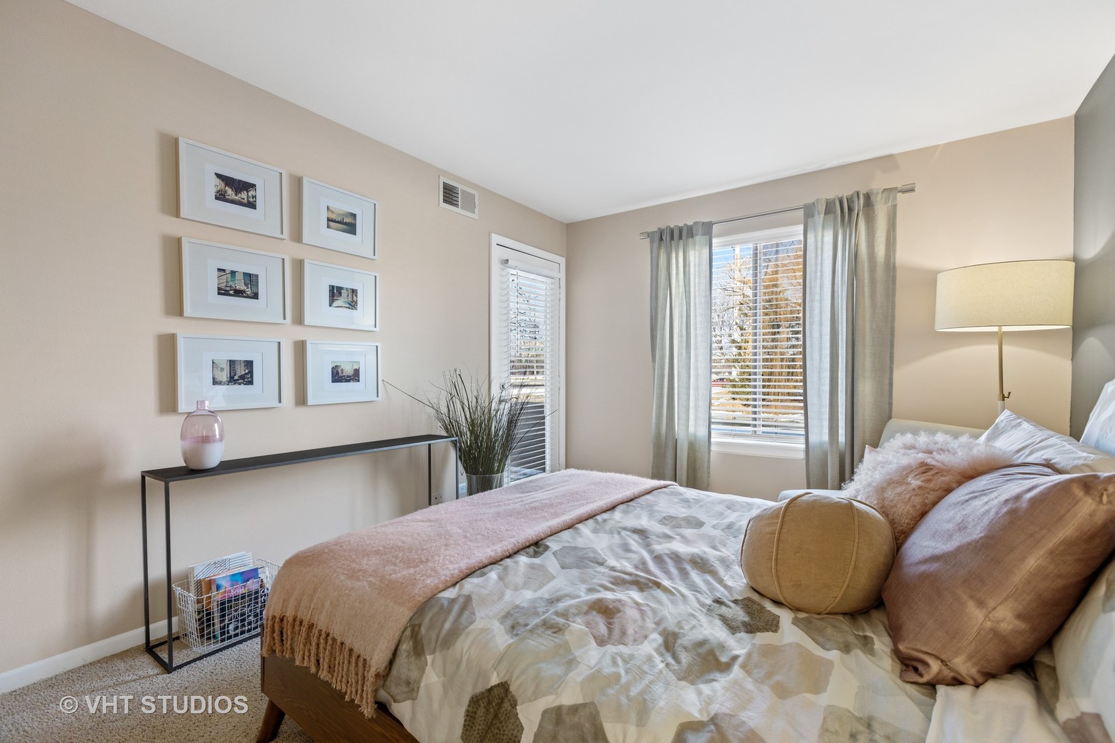 1607 Westminster Drive #205, Naperville, IL 60563