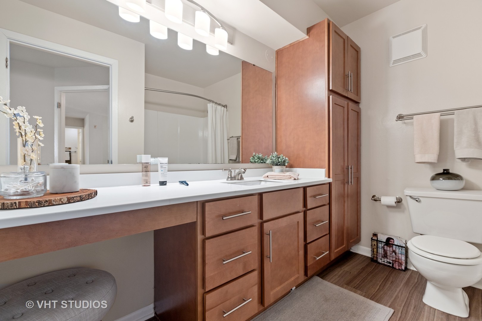 1607 Westminster Drive #205, Naperville, IL 60563