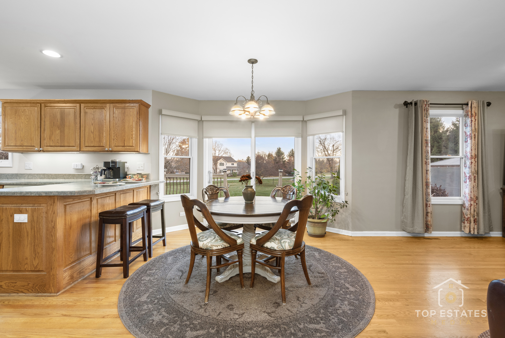 2303 Fox Bluff Lane, Spring Grove, IL 60081