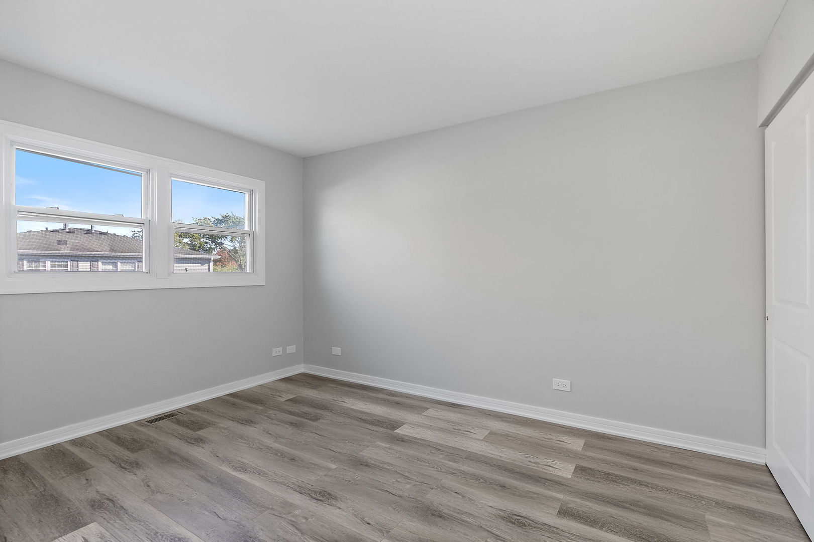 1311 Kingsbury Drive #E, Hanover Park, IL 60133