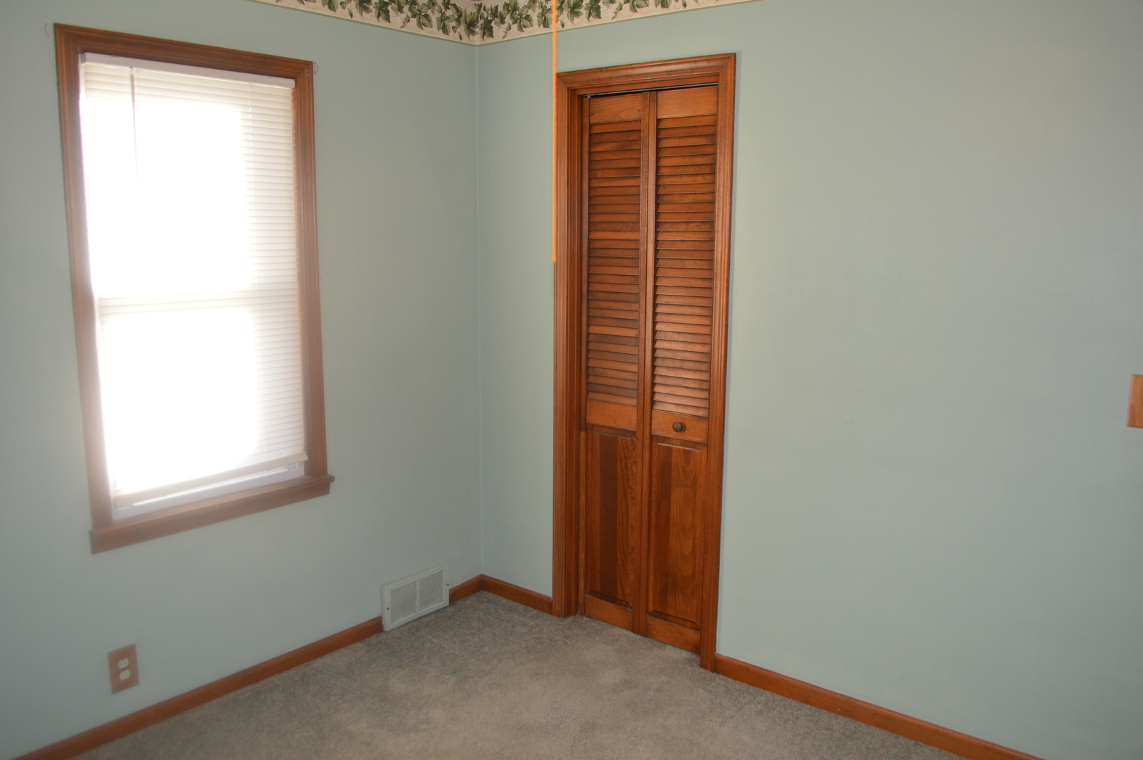 120 W Marquette Street, Princeton, IL 61356