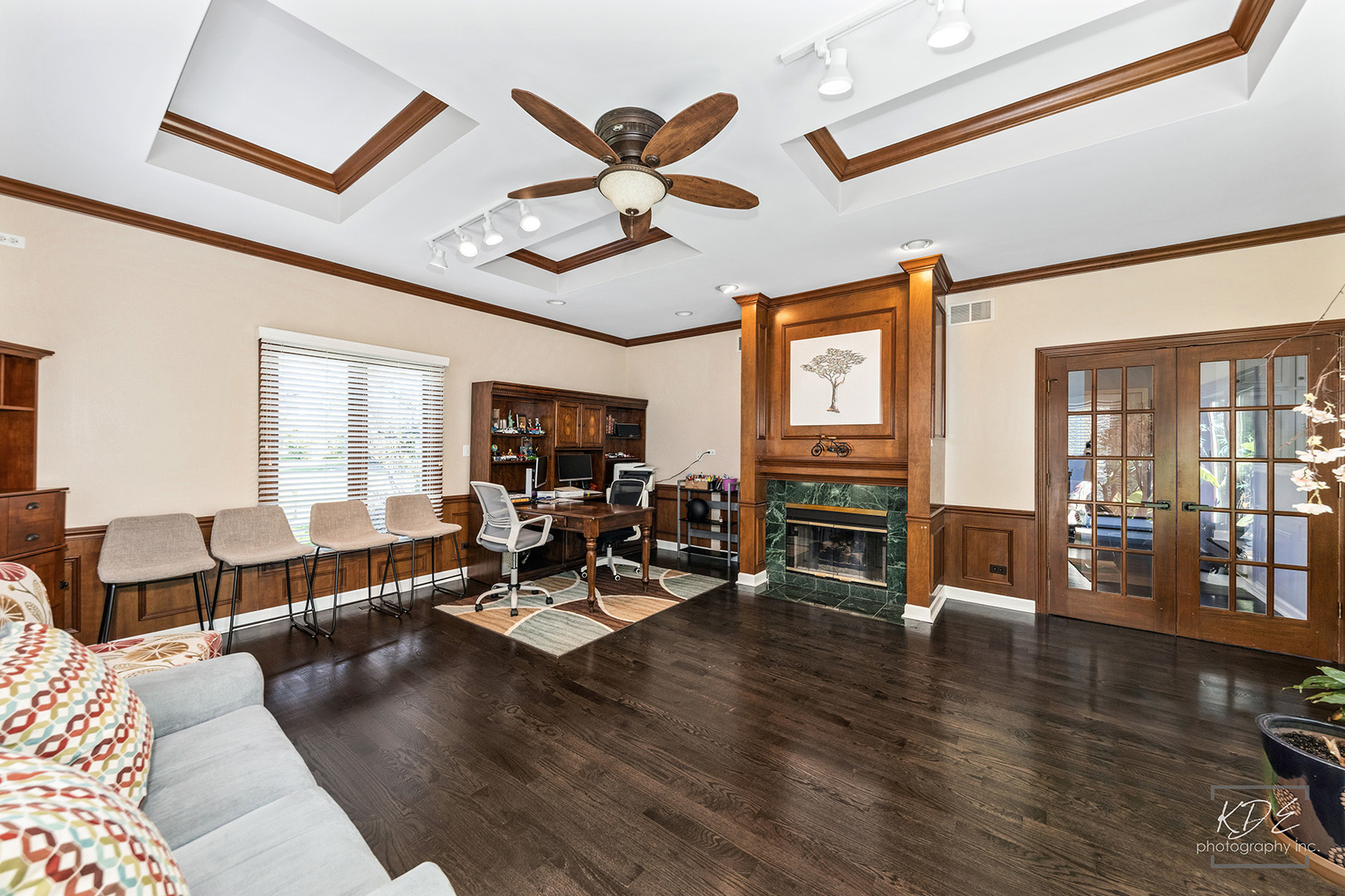 940 Burnham Court, Aurora, IL 60502