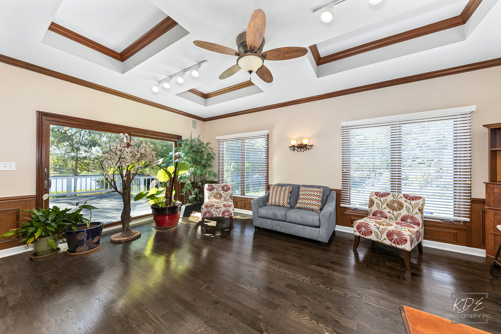 940 Burnham Court, Aurora, IL 60502