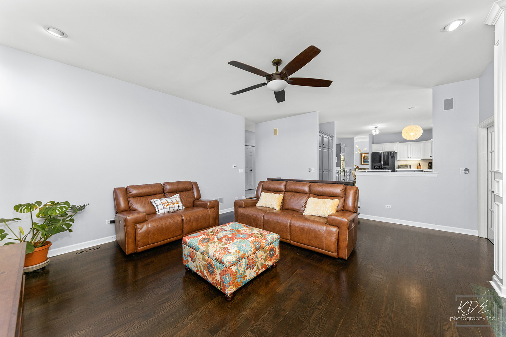 940 Burnham Court, Aurora, IL 60502