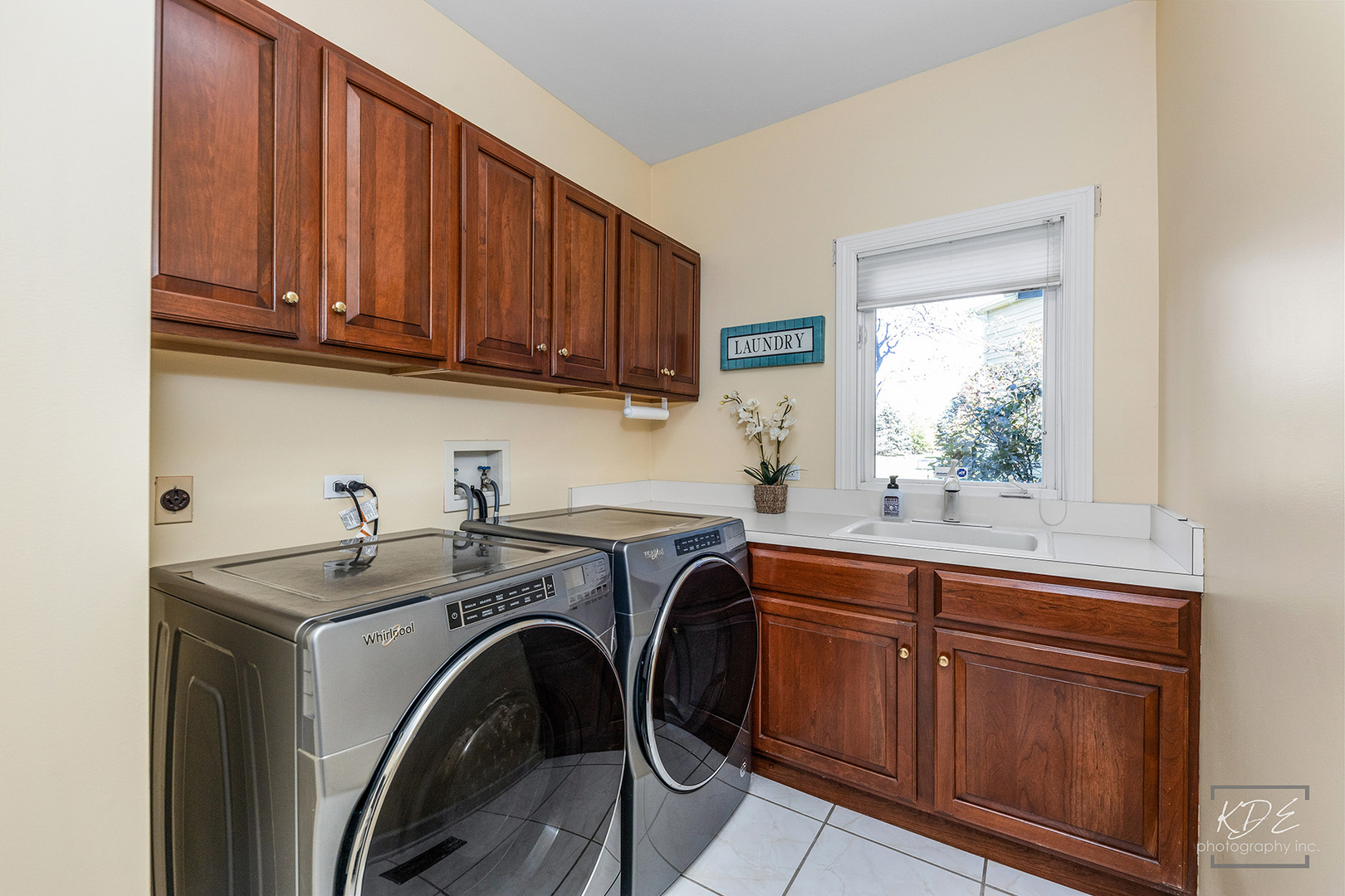 940 Burnham Court, Aurora, IL 60502