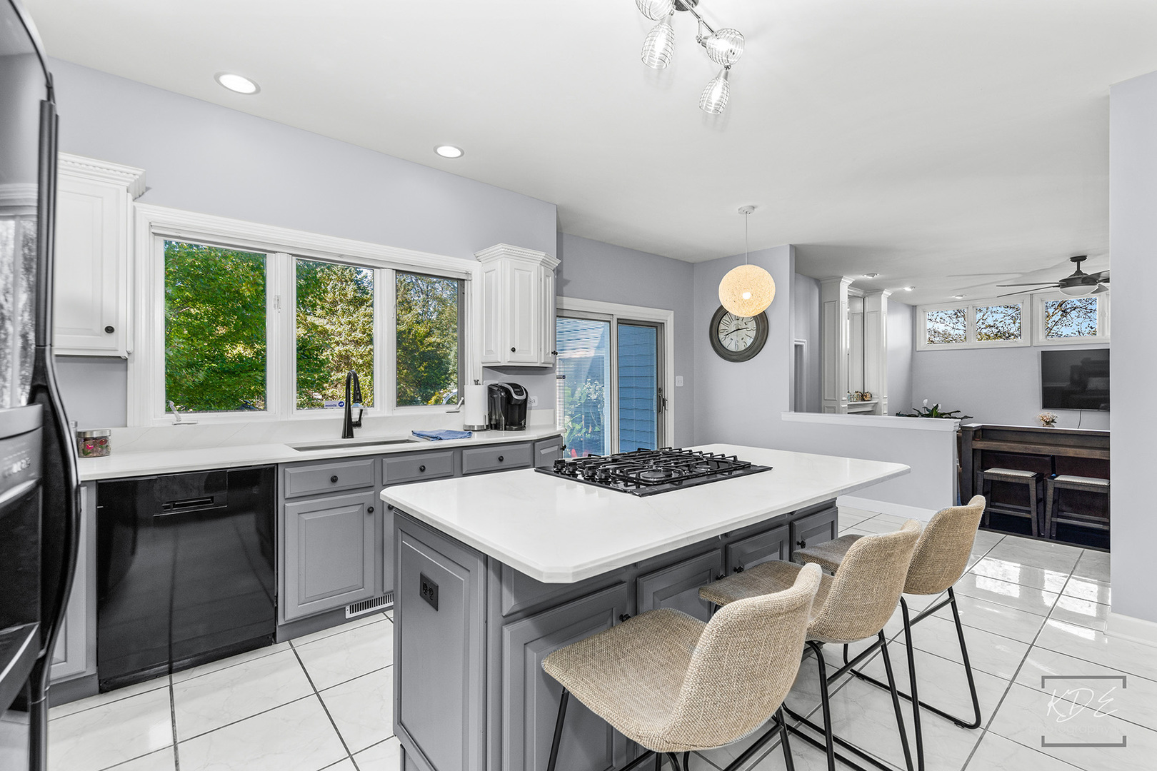 940 Burnham Court, Aurora, IL 60502