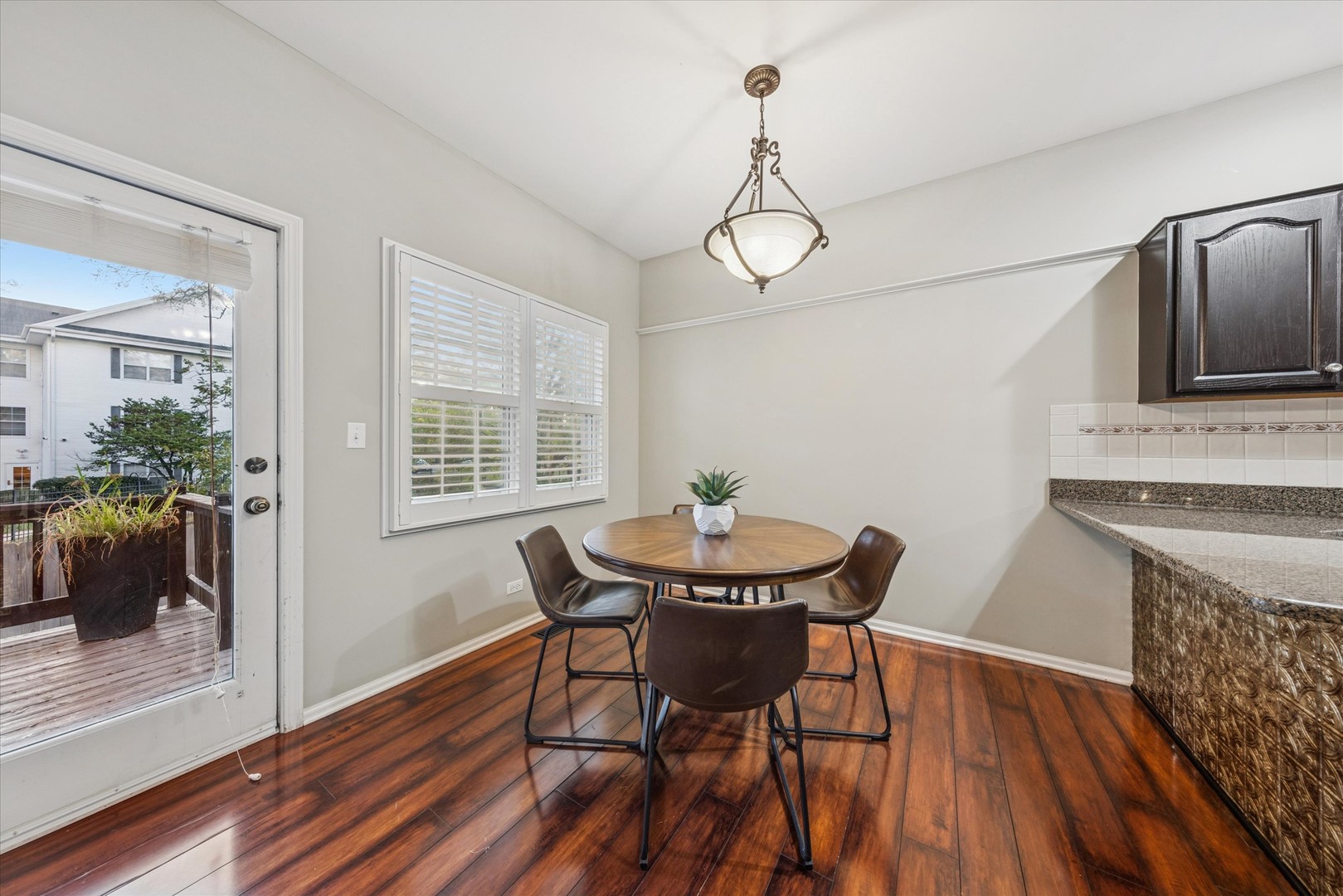 315 Regal Court, Clarendon Hills, IL 60514