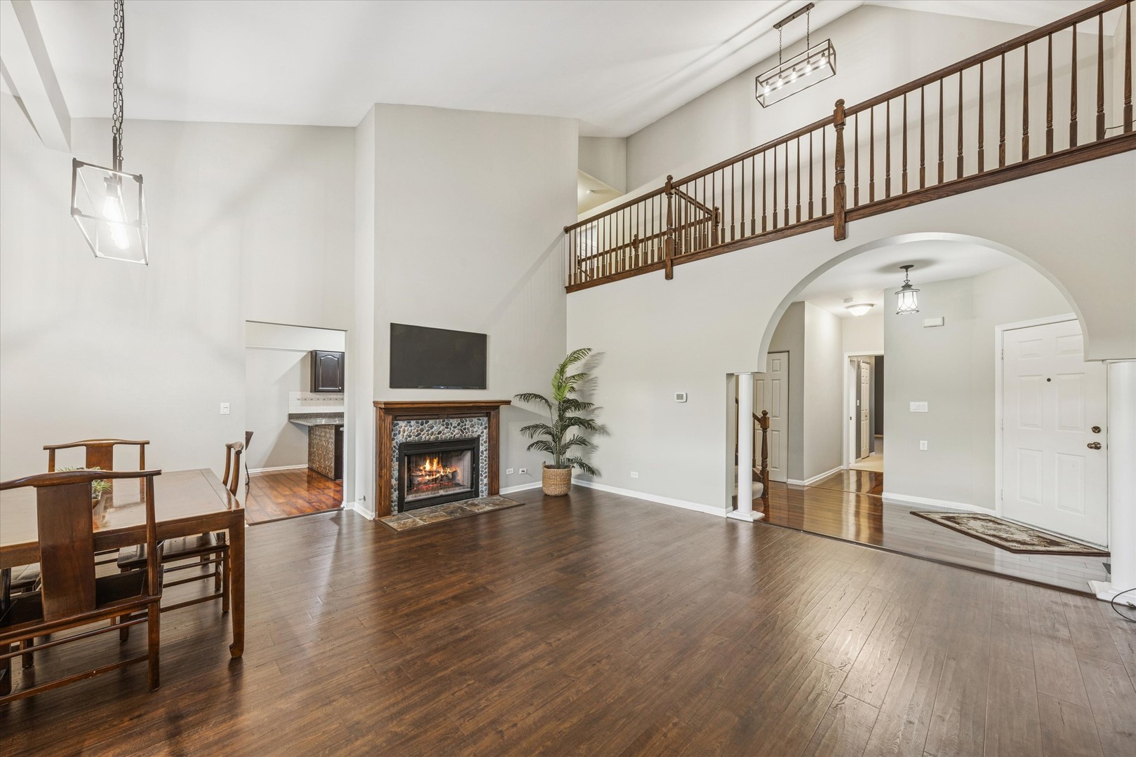 315 Regal Court, Clarendon Hills, IL 60514