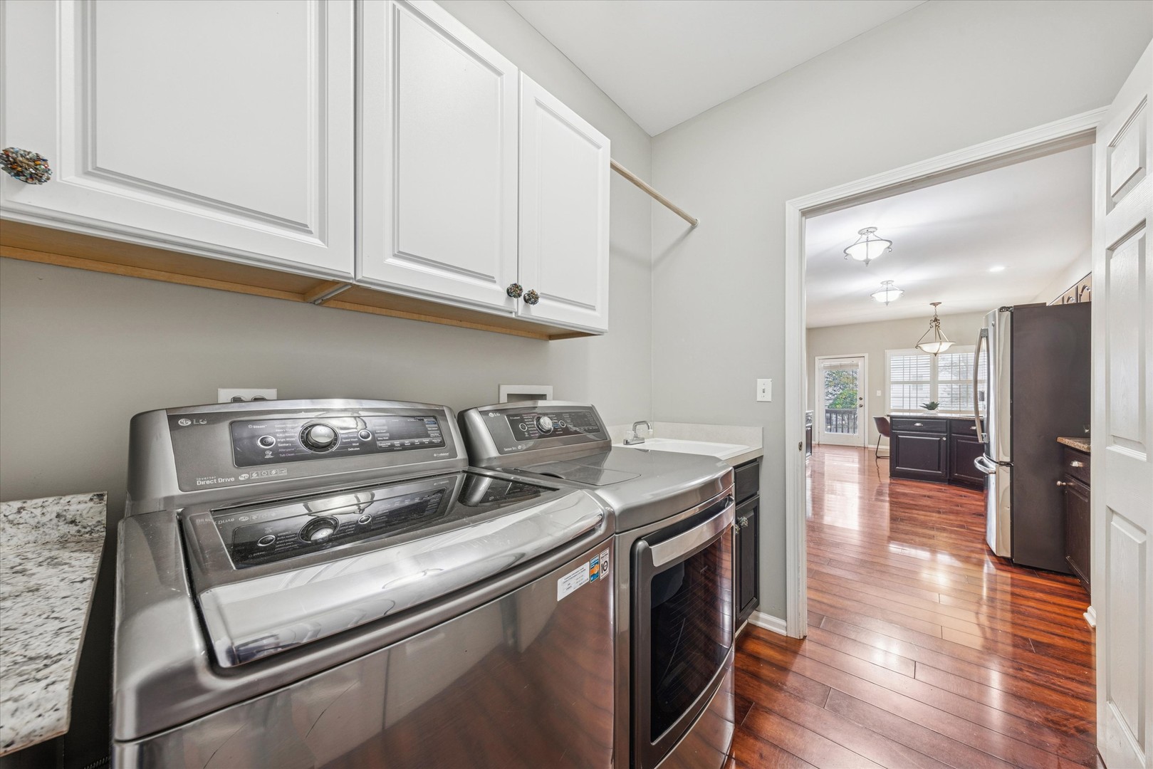 315 Regal Court, Clarendon Hills, IL 60514