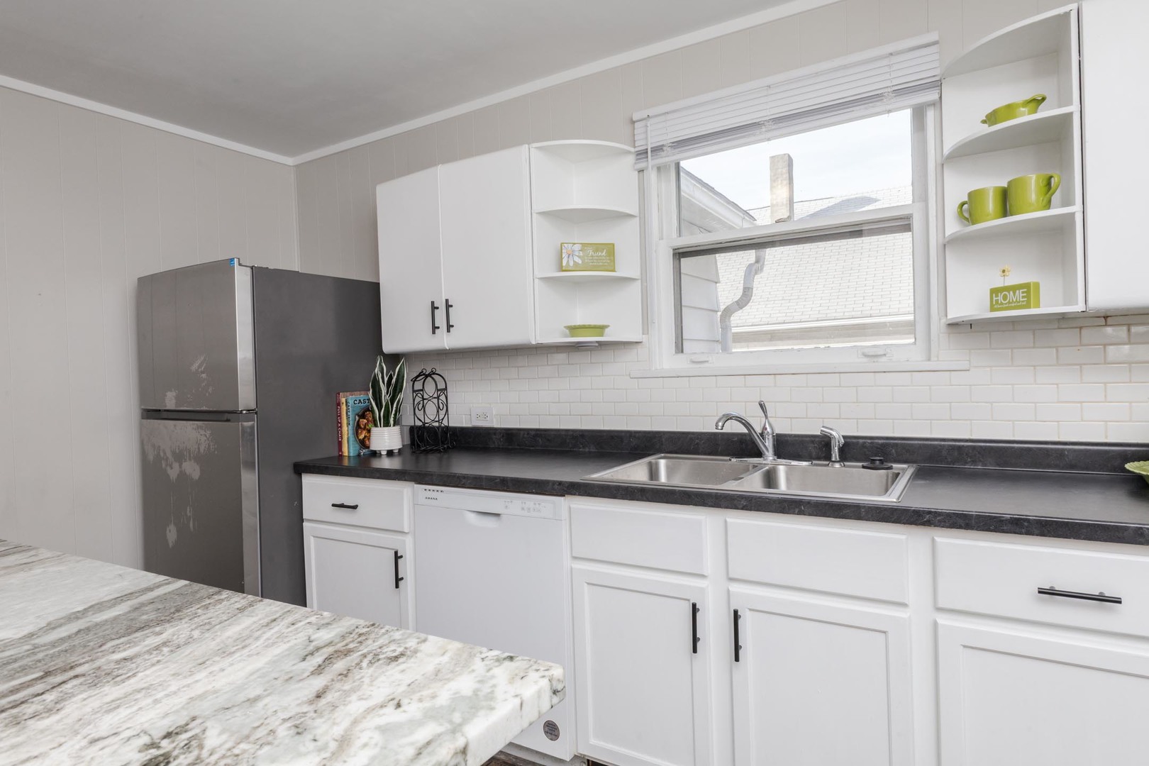 1515 W Market Street, Bloomington, IL 61701