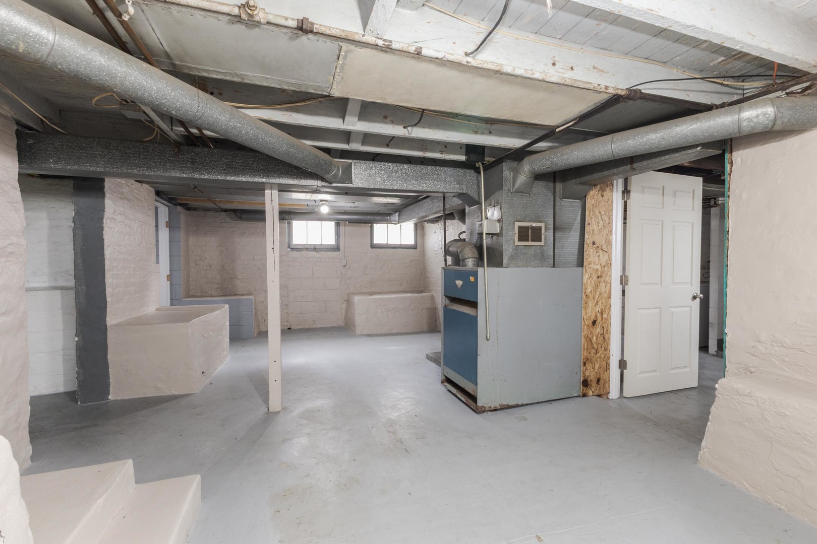 1515 W Market Street, Bloomington, IL 61701