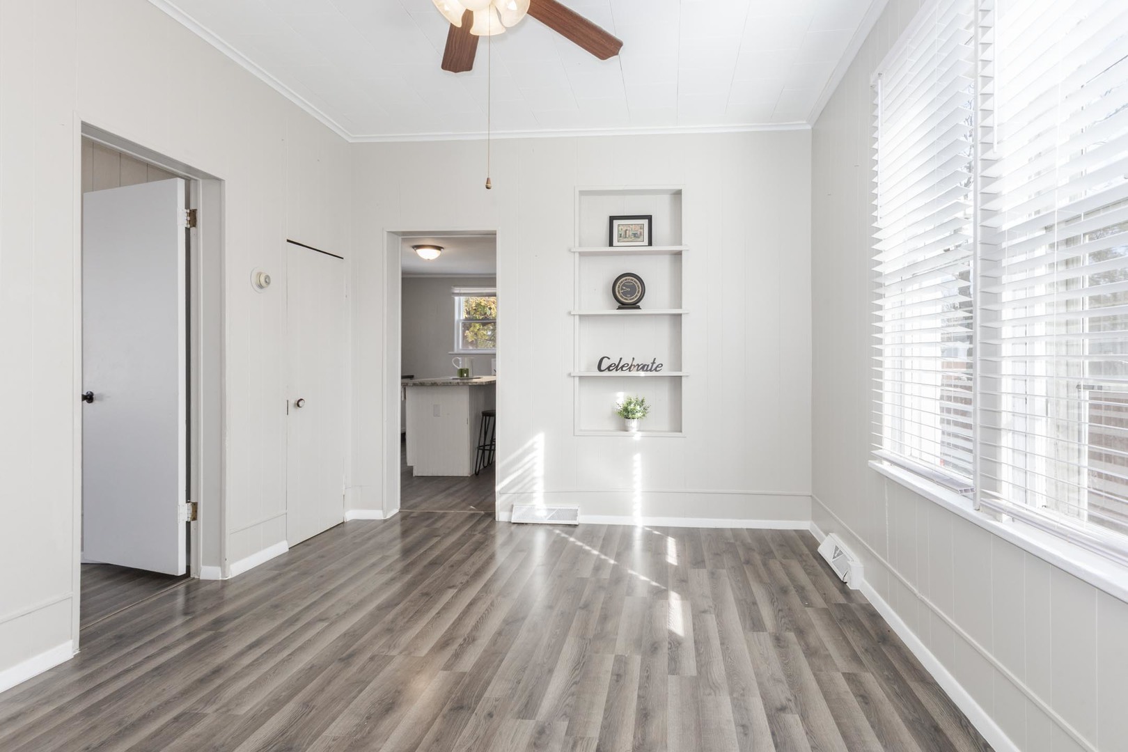 1515 W Market Street, Bloomington, IL 61701