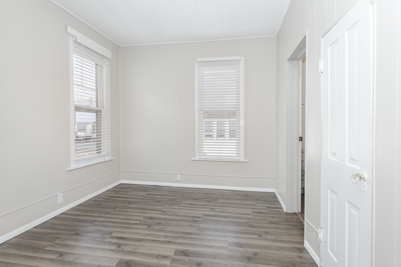 1515 W Market Street, Bloomington, IL 61701