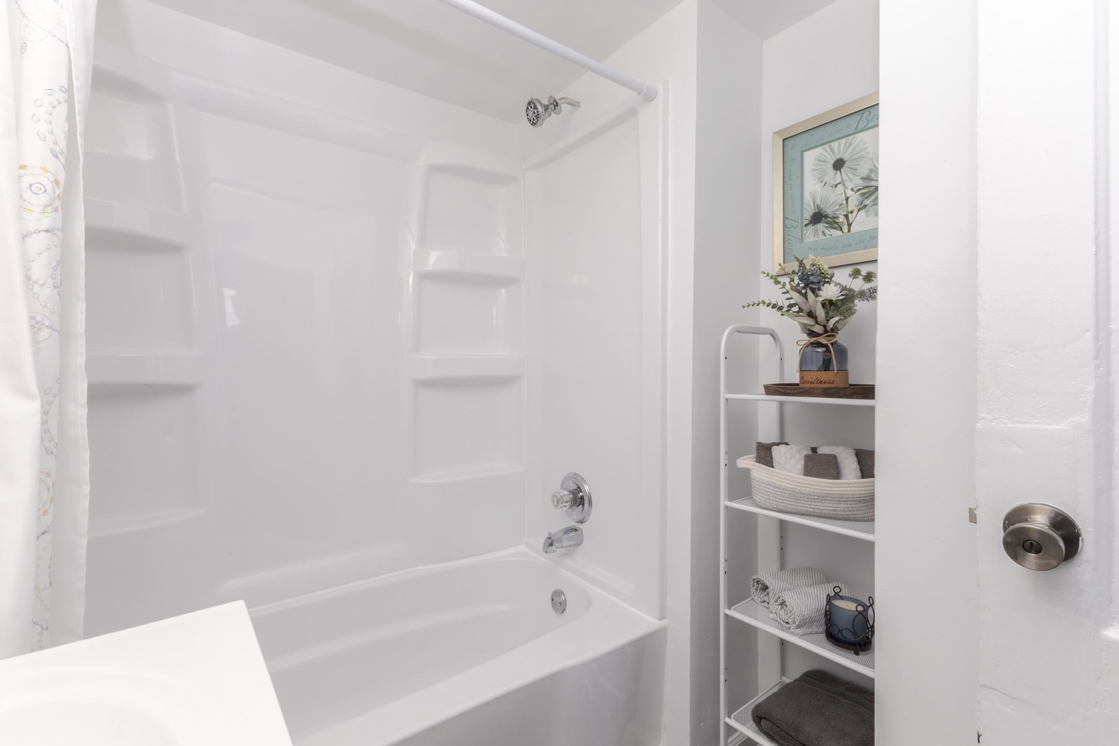 1515 W Market Street, Bloomington, IL 61701