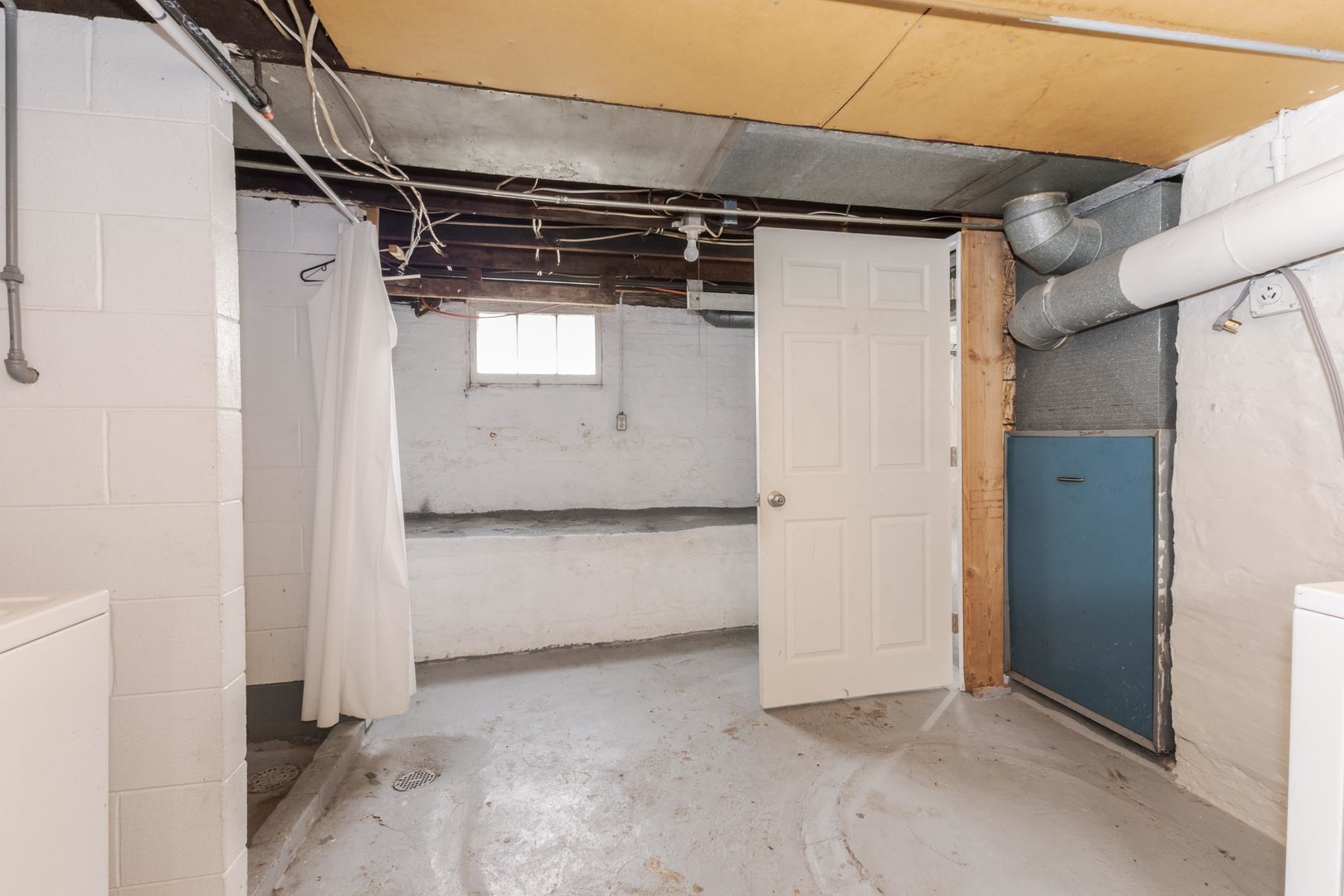 1515 W Market Street, Bloomington, IL 61701