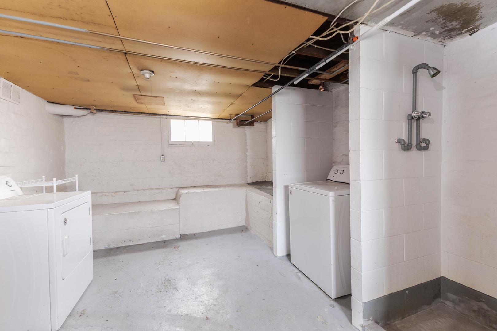 1515 W Market Street, Bloomington, IL 61701