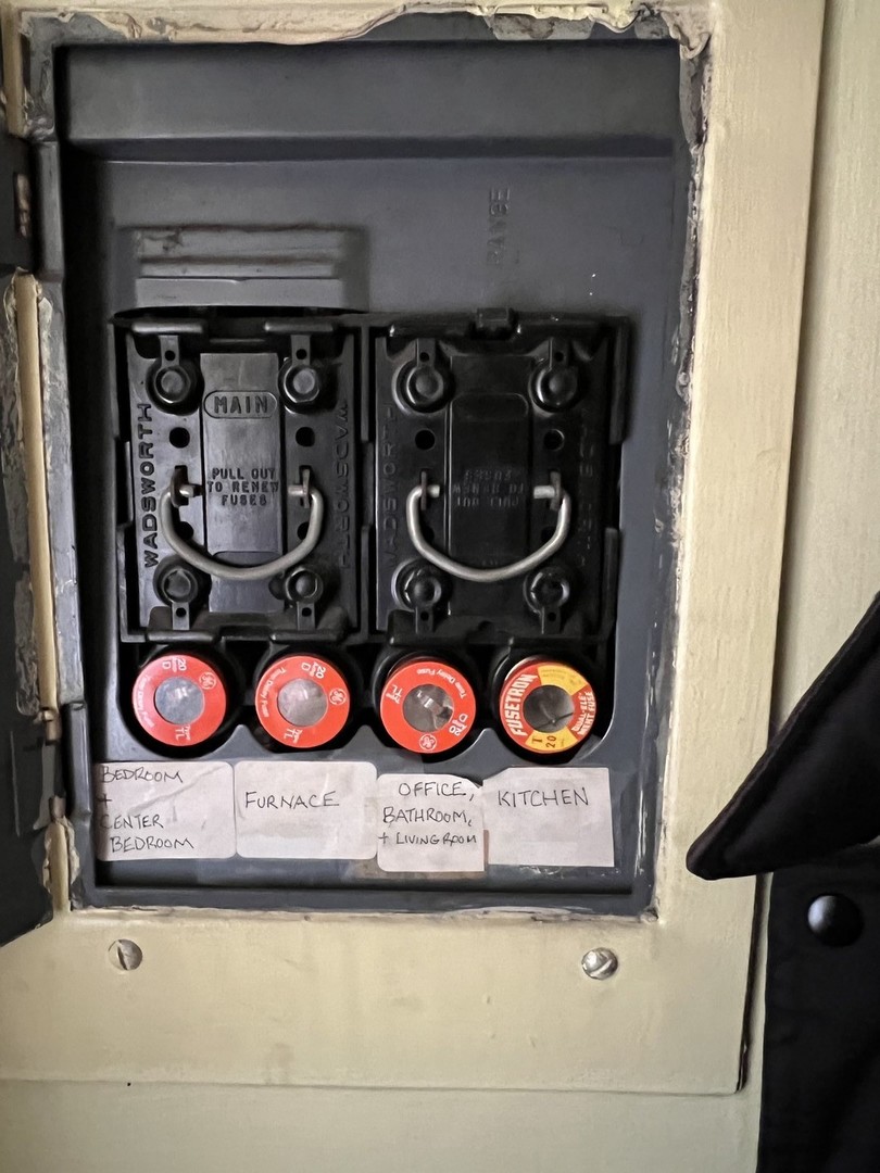 9711 Mclean Avenue, Melrose Park, IL 60164