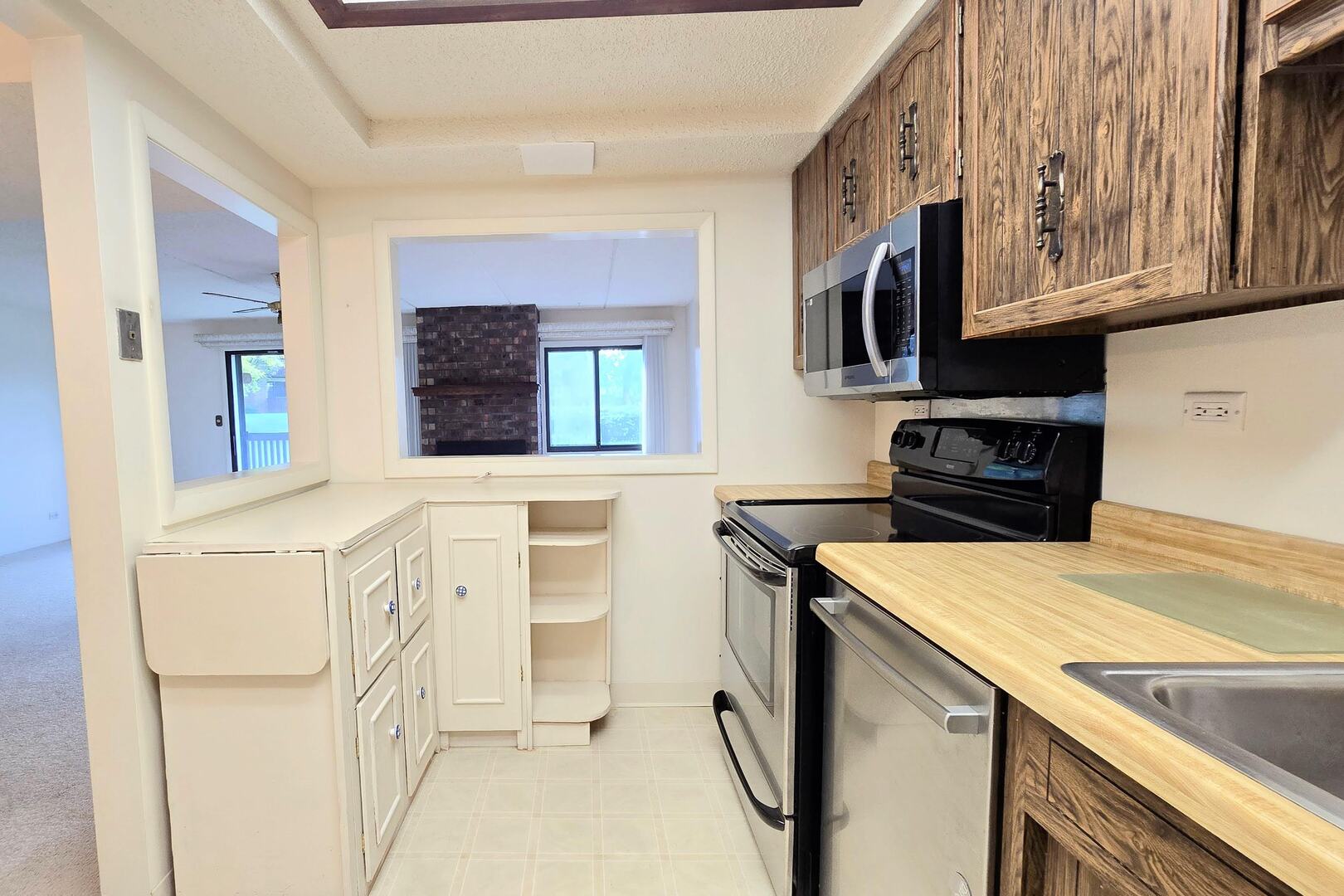 650 Whitney Court #108, Gurnee, IL 60031