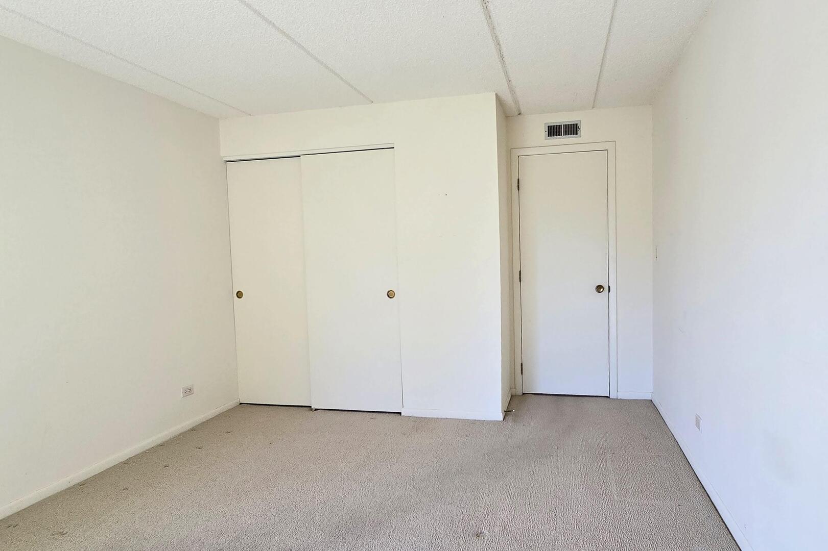 650 Whitney Court #108, Gurnee, IL 60031