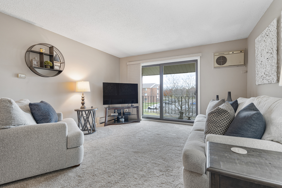 9860 W 153rd Street #312, Orland Park, IL 60462