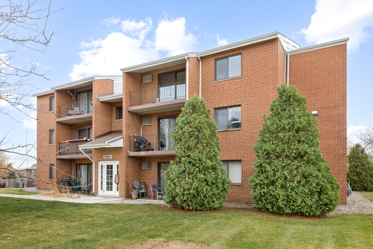 9860 W 153rd Street #312, Orland Park, IL 60462